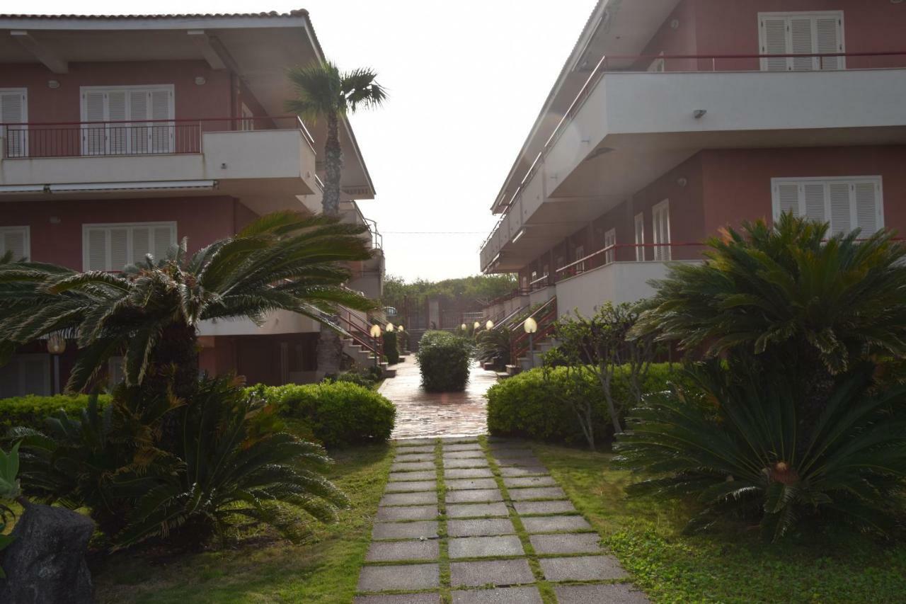 Seahome Riposto Bagian luar foto