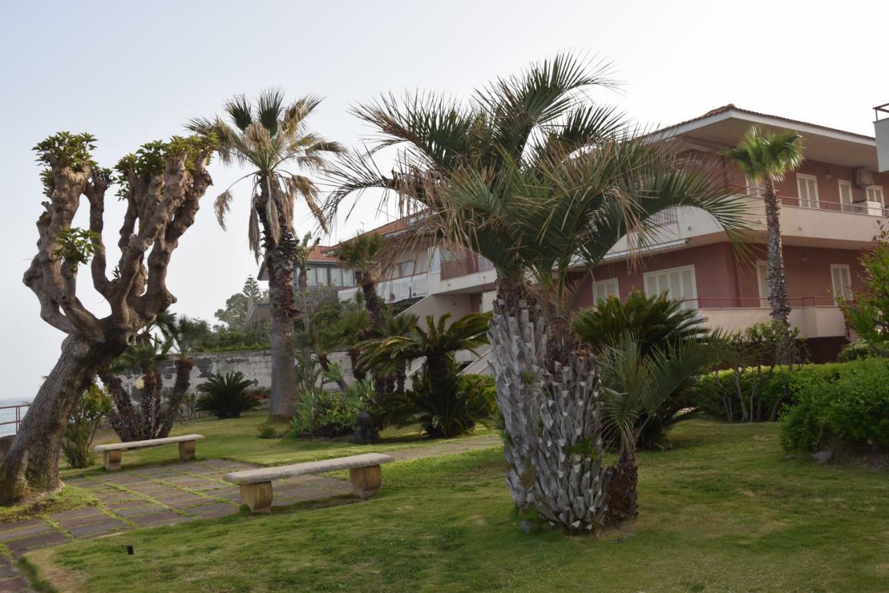 Seahome Riposto Bagian luar foto