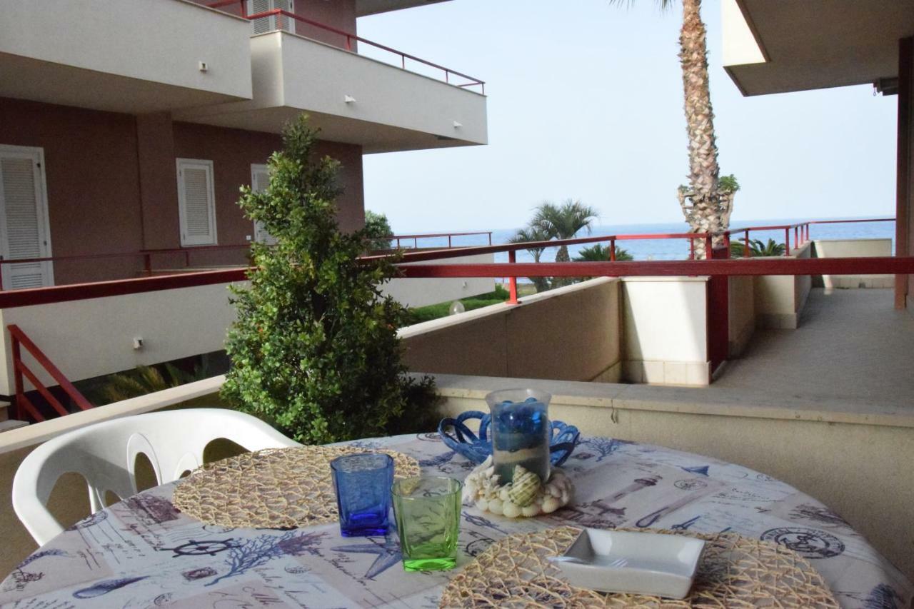 Seahome Riposto Bagian luar foto
